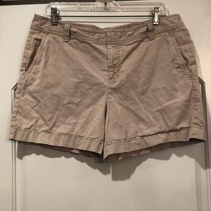Caslon putty colored chino shorts. GUC!